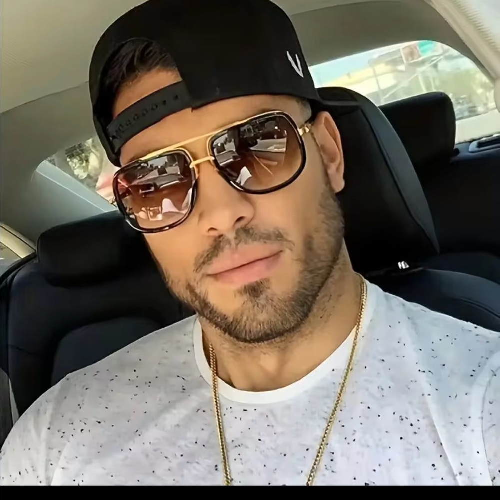 Stylish Black and Gold Men's Sunglasses